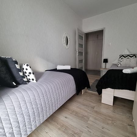 Q Apart Gold-Trzy Pokoje, Manufaktura, Klimatyzacja I Garaz Gratis, Tv Max, Fv, Gwarancja Zadowolenia Лодзь Екстер'єр фото