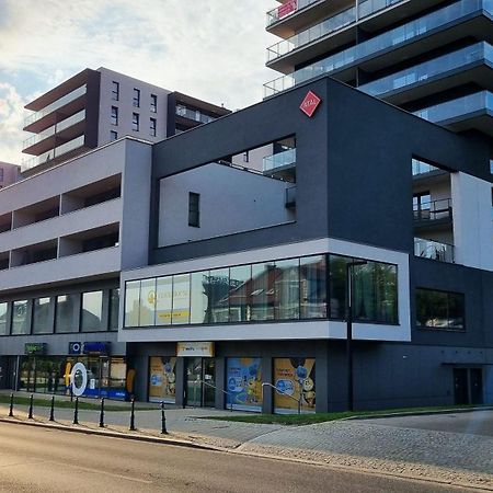 Q Apart Gold-Trzy Pokoje, Manufaktura, Klimatyzacja I Garaz Gratis, Tv Max, Fv, Gwarancja Zadowolenia Лодзь Екстер'єр фото