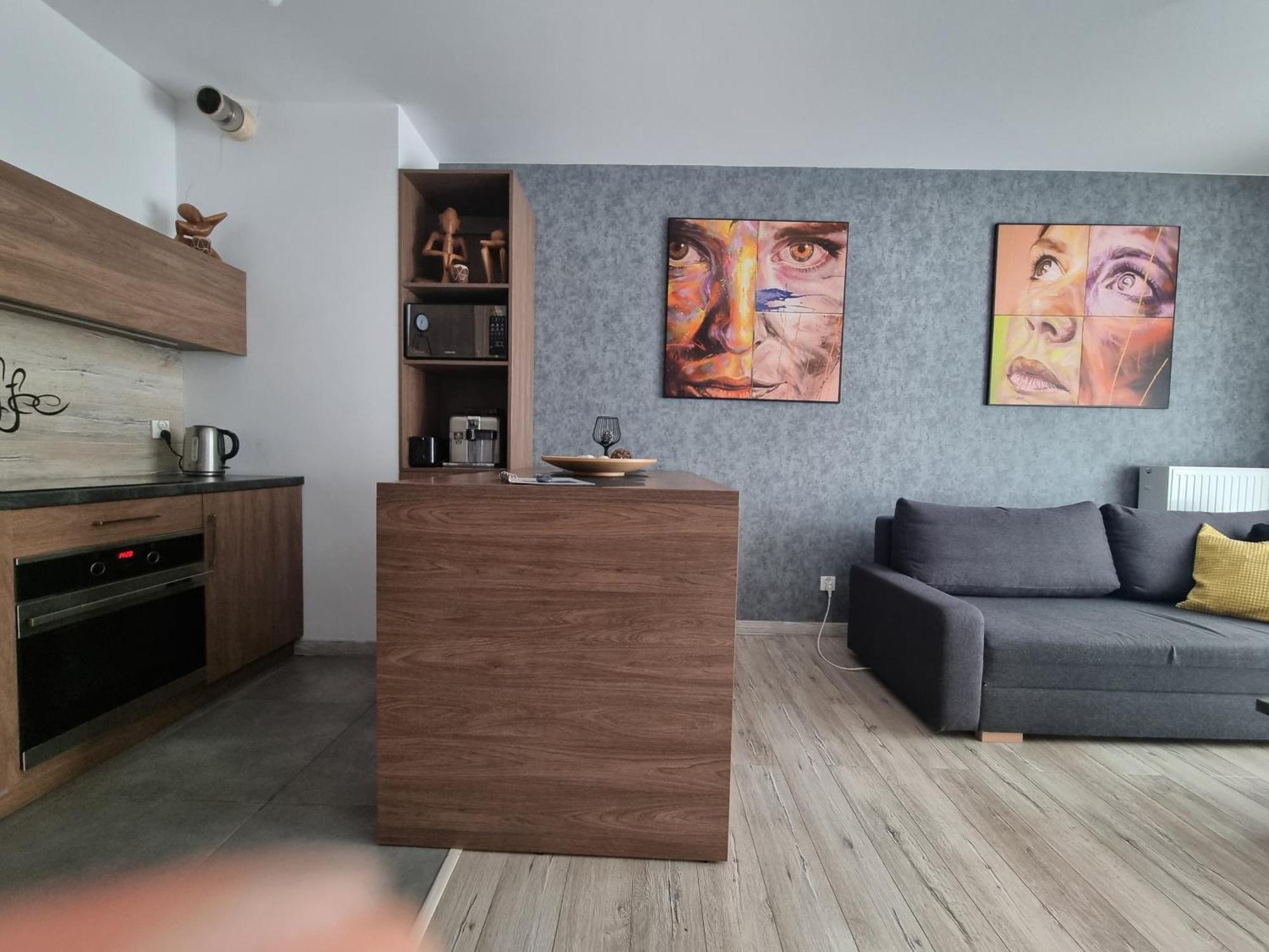 Q Apart Gold-Trzy Pokoje, Manufaktura, Klimatyzacja I Garaz Gratis, Tv Max, Fv, Gwarancja Zadowolenia Лодзь Екстер'єр фото