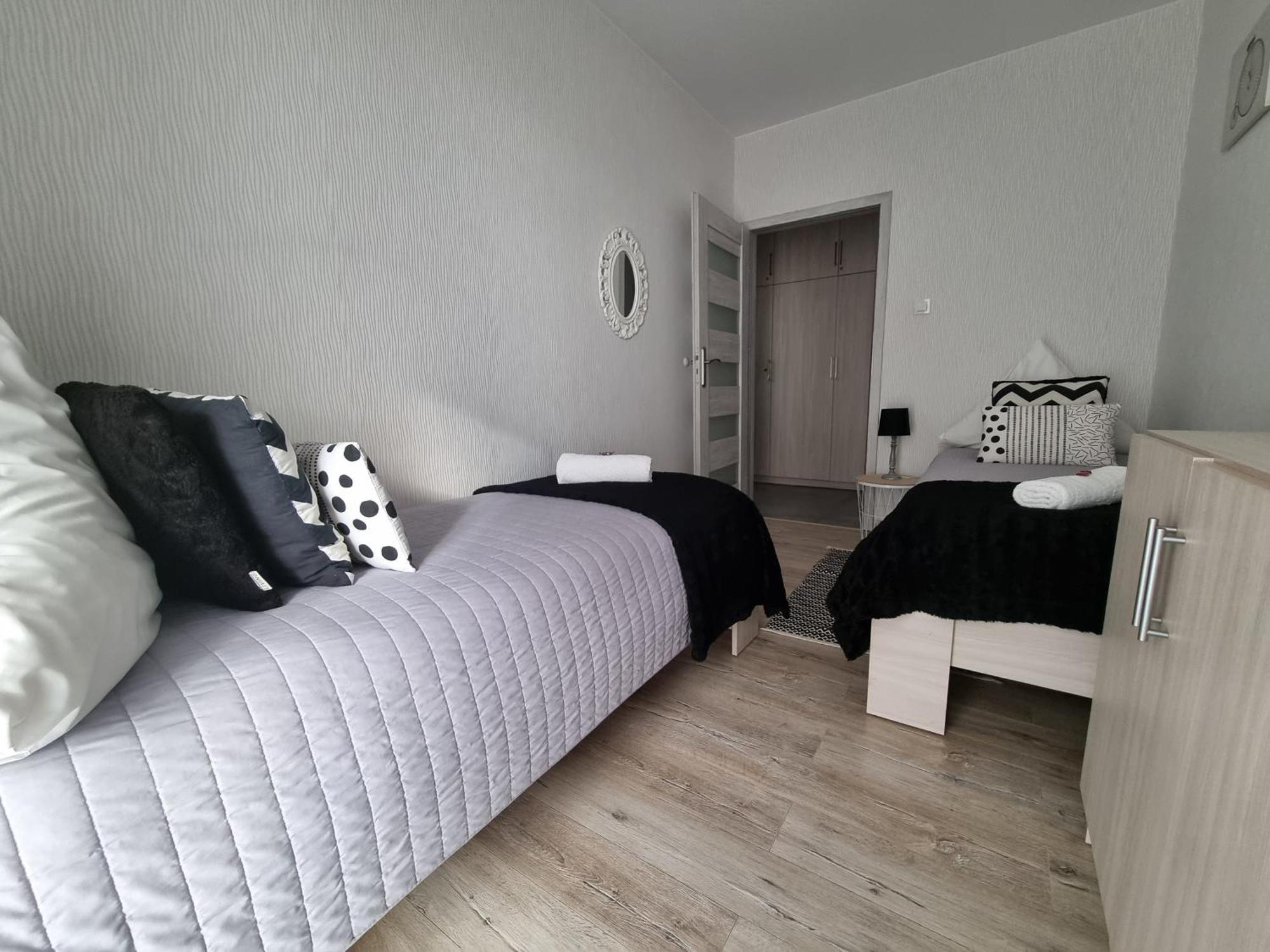 Q Apart Gold-Trzy Pokoje, Manufaktura, Klimatyzacja I Garaz Gratis, Tv Max, Fv, Gwarancja Zadowolenia Лодзь Екстер'єр фото