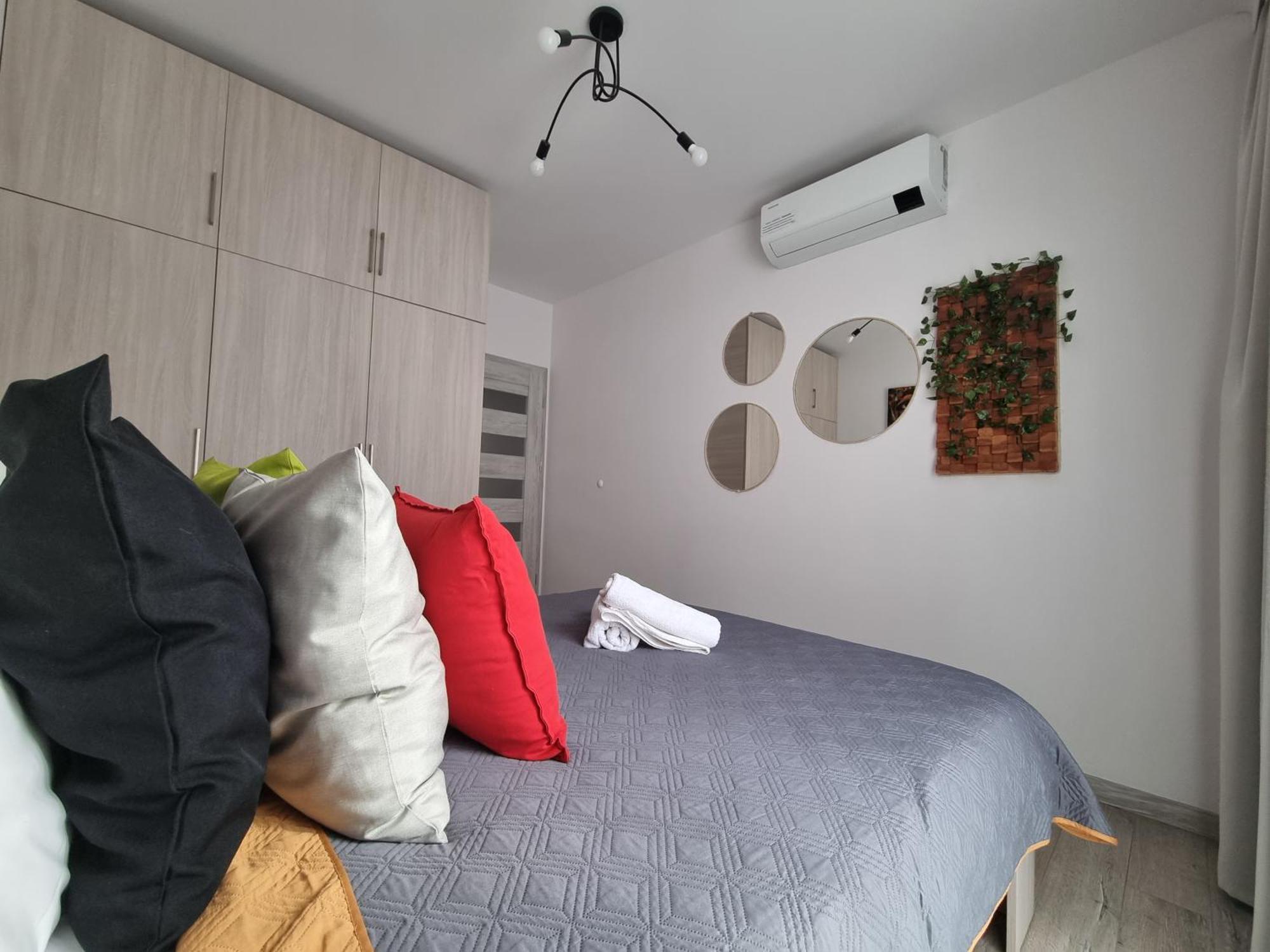 Q Apart Gold-Trzy Pokoje, Manufaktura, Klimatyzacja I Garaz Gratis, Tv Max, Fv, Gwarancja Zadowolenia Лодзь Екстер'єр фото