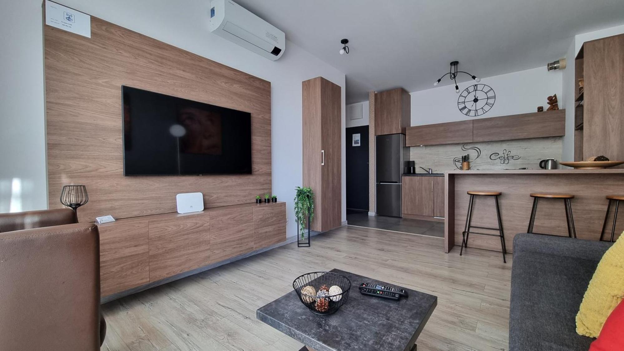 Q Apart Gold-Trzy Pokoje, Manufaktura, Klimatyzacja I Garaz Gratis, Tv Max, Fv, Gwarancja Zadowolenia Лодзь Екстер'єр фото